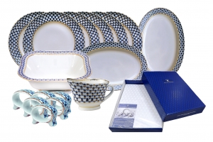 Lomonosov Porcelain Dinner Set Cobalt Net with Kitchen Linen