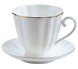 Lomonosov Imperial Porcelain Tea Set Cup and Saucer Carnation Golden Edge 6.8 oz/200 ml Lomonosov Imperial Porcelain Tea Set Cup and Saucer Carnation Golden Edge 6.8 oz/200 ml