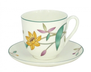 Lomonosov Imperial Bone China Cup and Saucer Carnation & Daffodil 6 oz/180ml Lomonosov Imperial Bone China Cup and Saucer Carnation & Daffodil 6 oz/180ml